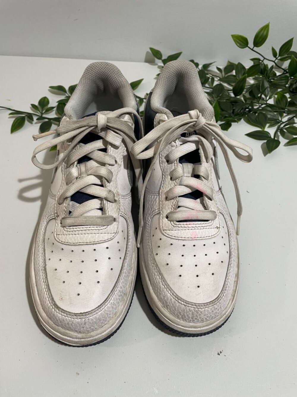 Nike Air Force 1 Youth White &Navy Sneakers Size 5Y Durable Leather Casual Shoes